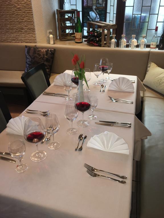 Hotel Restaurant Schwan فيرتهايم المظهر الخارجي الصورة